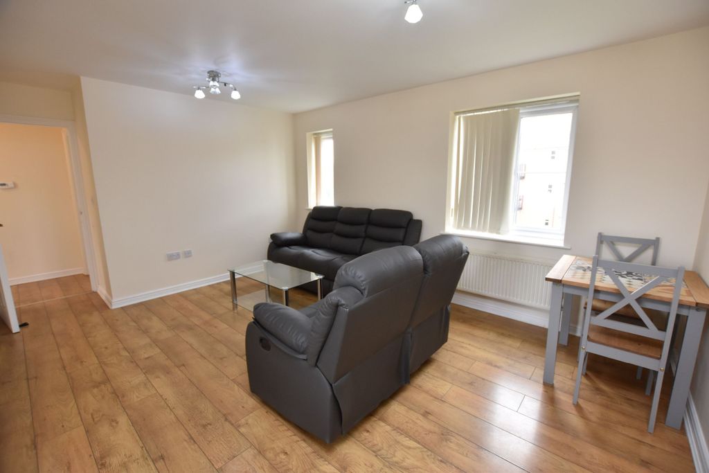 Property photo 2 of 9