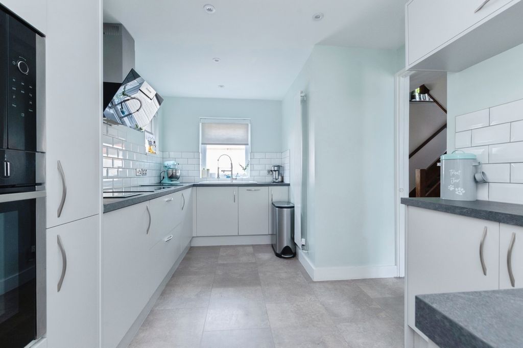 Property photo 3 of 20 Pbox-Img.Jpg