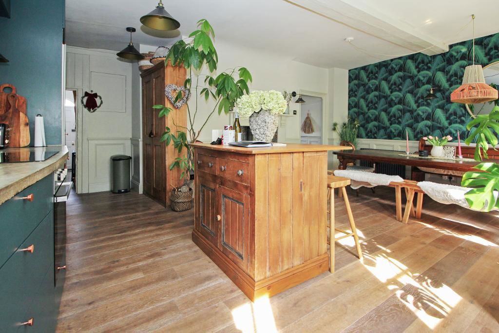 Property photo 3 of 25