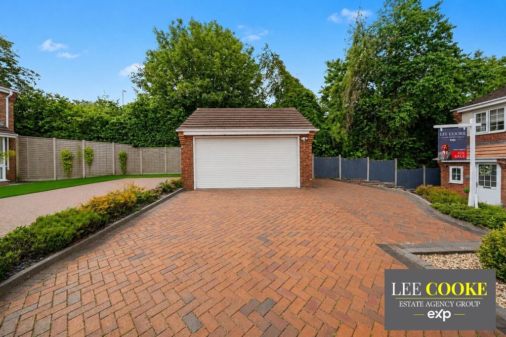 Property photo 2 of 43