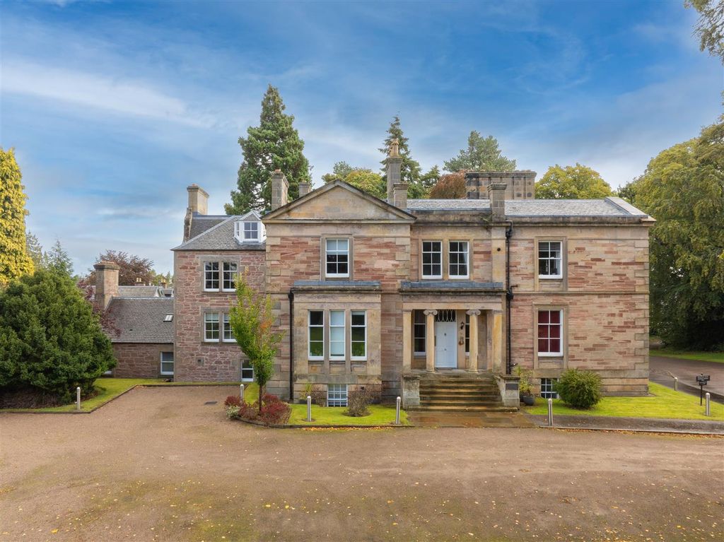 Property photo 1 of 12 1 Front Flat 6 Hedgefield House.Jpg