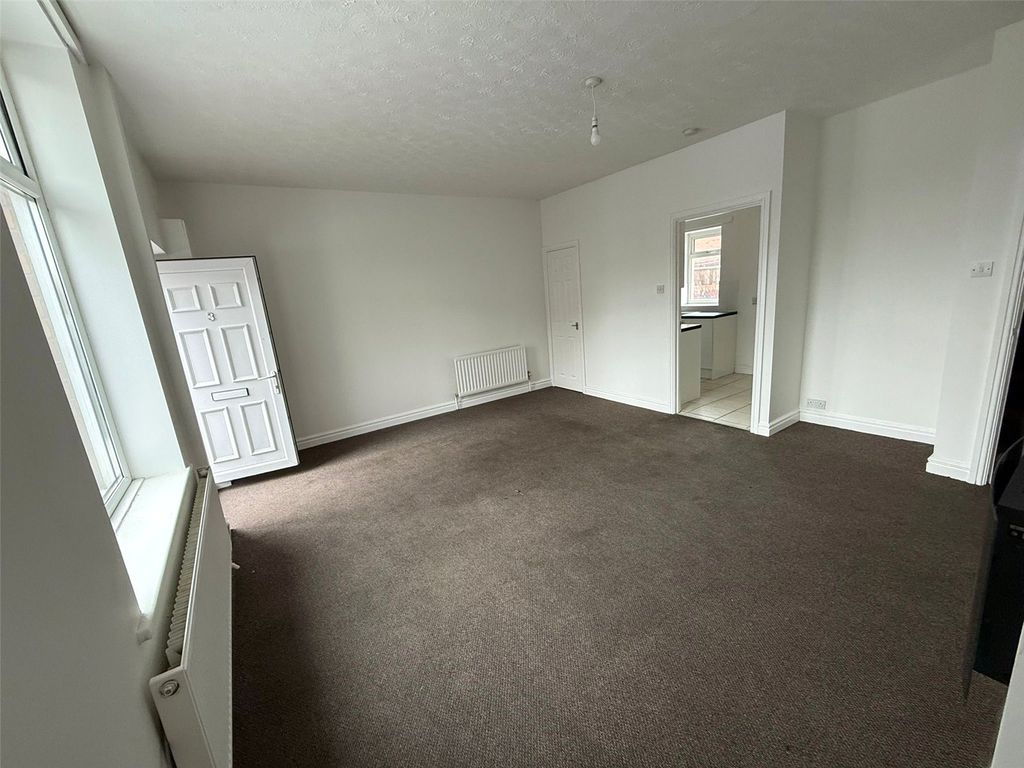 Property photo 3 of 12 Picture No. 10
