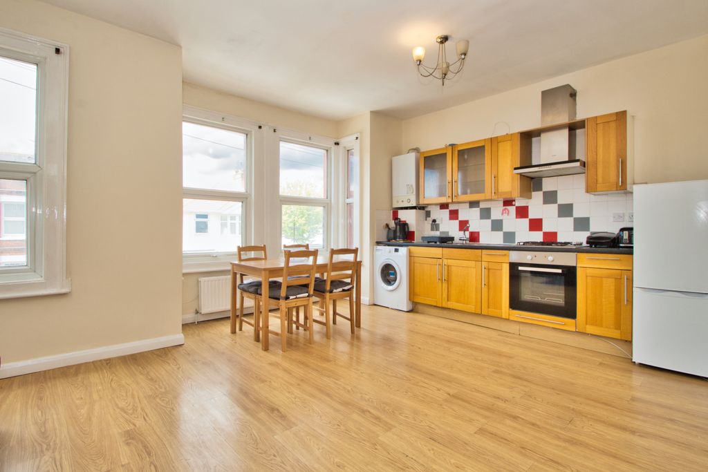 Property photo 1 of 10 Spencer Road, Harrow,Ha3