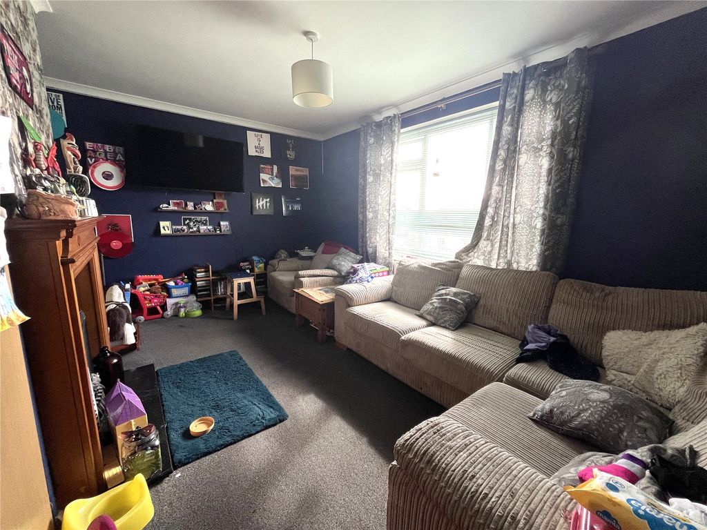 Property photo 2 of 13 Picture No. 16