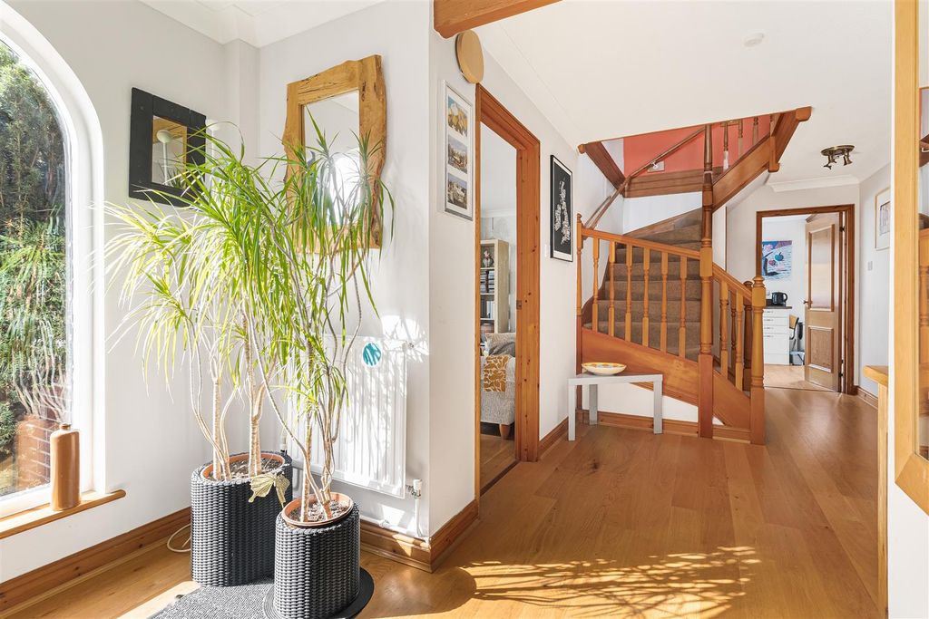Property photo 3 of 25 21_94011.Jpg