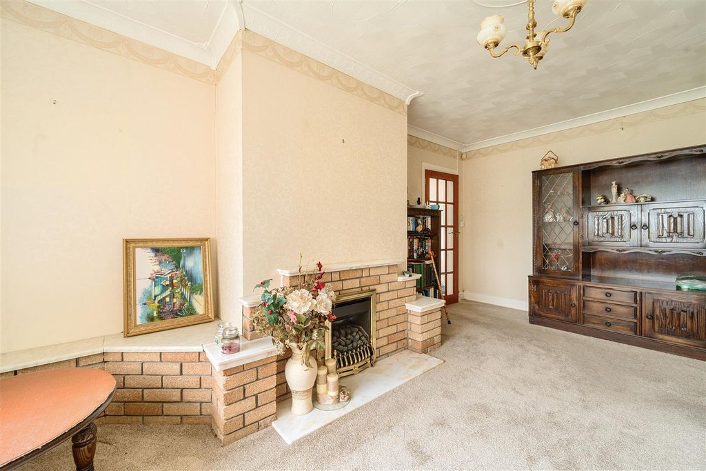 Property photo 3 of 25 1299981-4-68408Aa06F0B9.Jpg