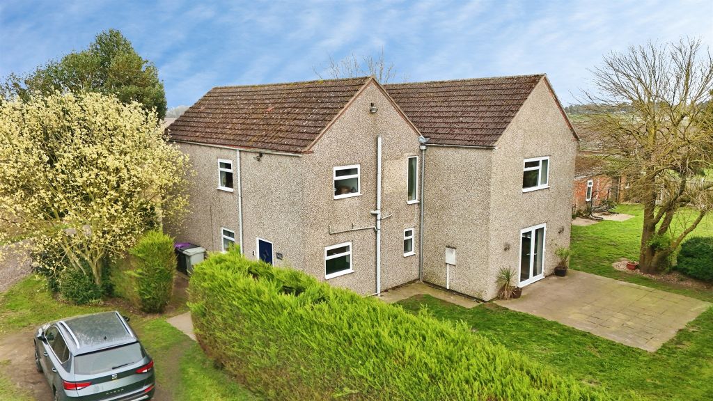 Property photo 1 of 28 Outside