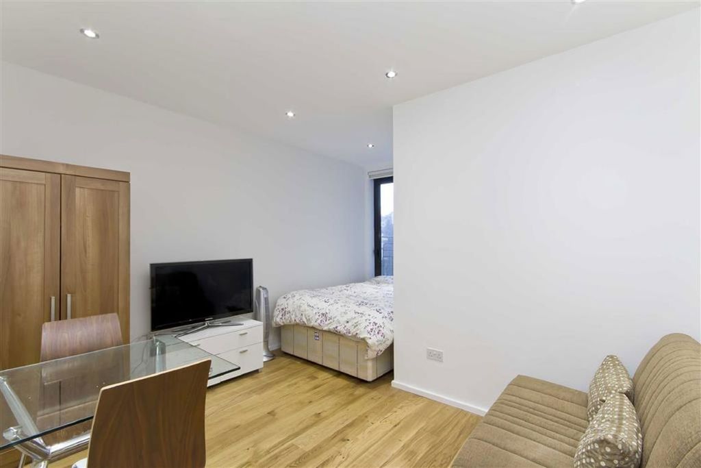 Property photo 1 of 3
