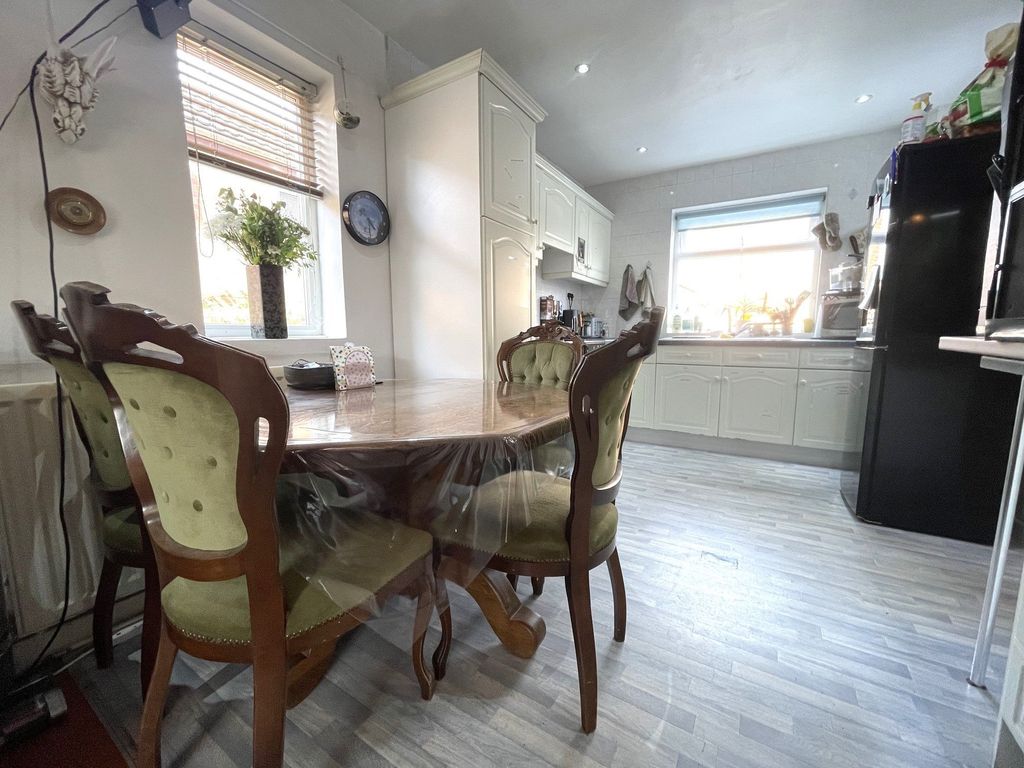 Property photo 3 of 13 Photograph 3