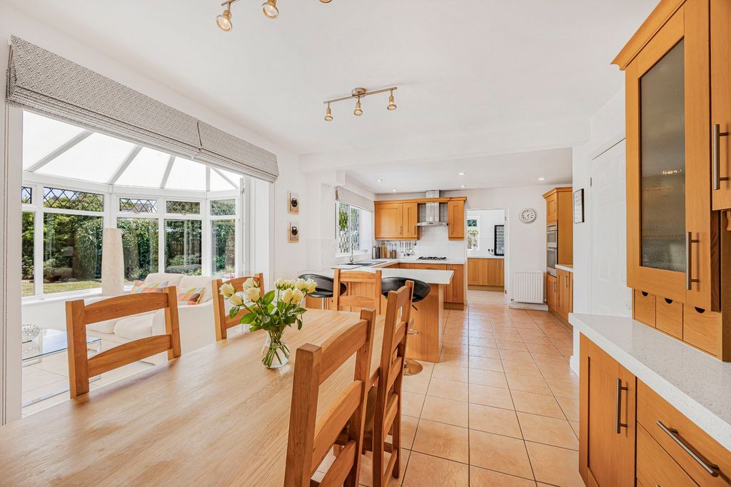 Property photo 3 of 27 Kitchen/Dining Room