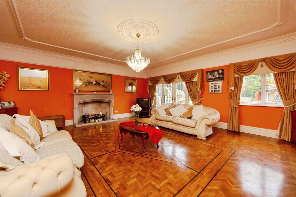 Property photo 3 of 32