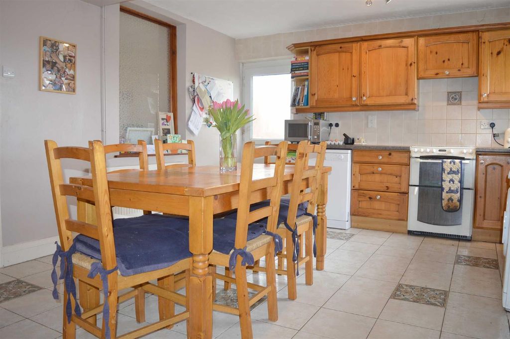 Property photo 2 of 17 Kitchen/Dining Room