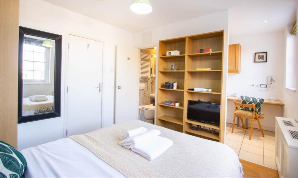 Property photo 3 of 7 4555382