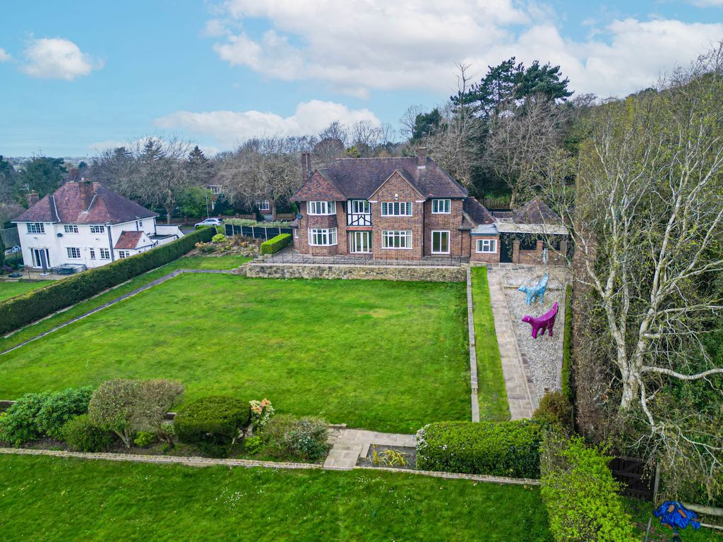 Property photo 3 of 40