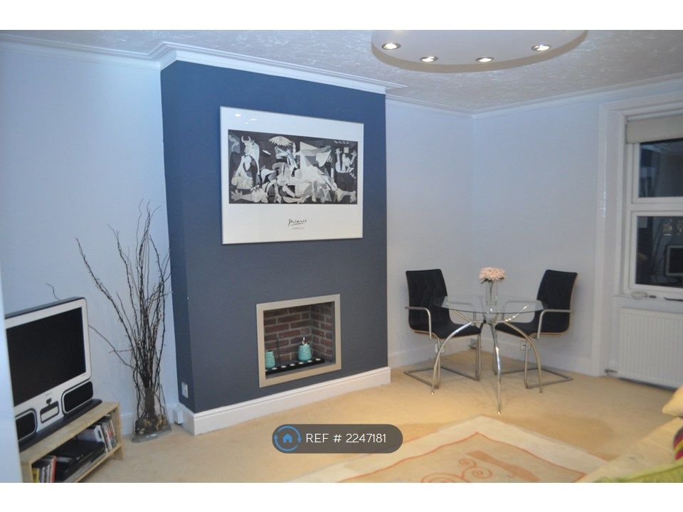 Property photo 2 of 13 Lounge1