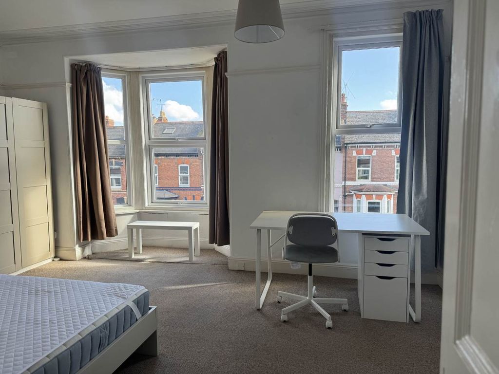 Property photo 2 of 6 Room 1