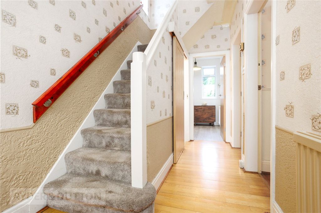 Property photo 3 of 22 Hallway