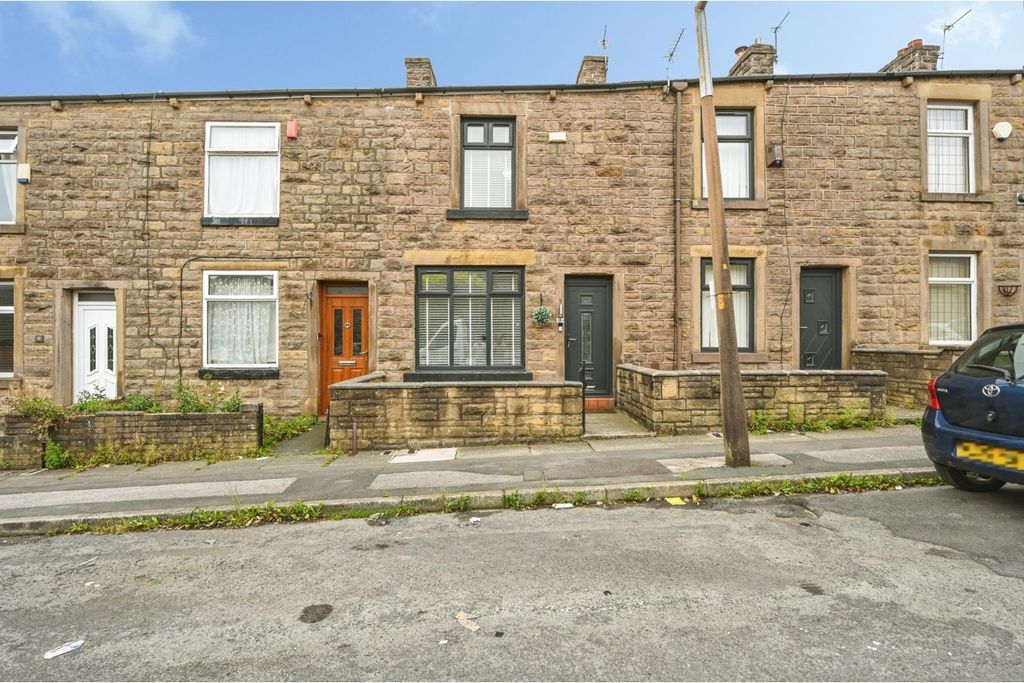 Property photo 1 of 28