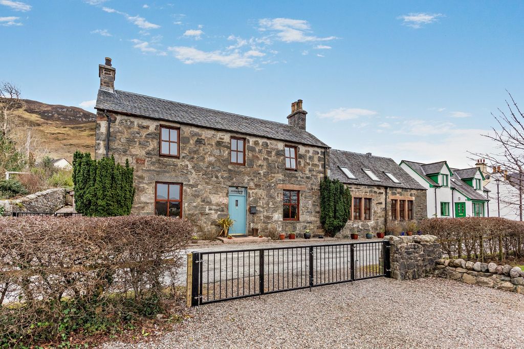 Property photo 2 of 42 Schoolhouse, Dornie