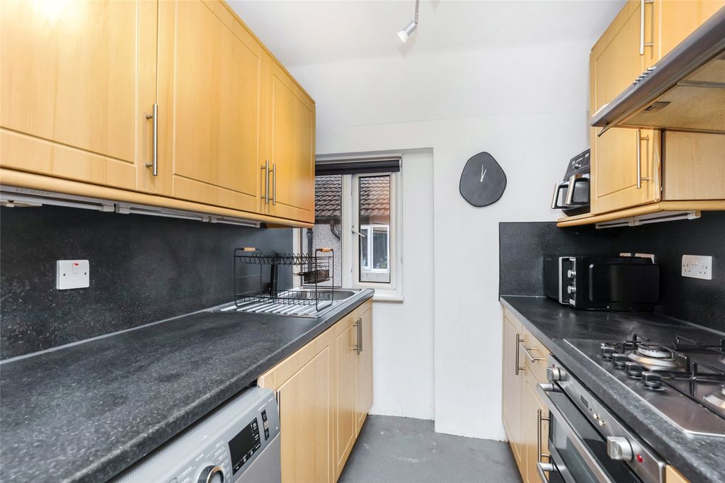 Property photo 3 of 21 Picture No. 11