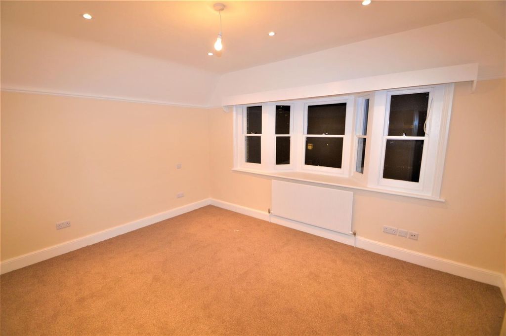 Property photo 2 of 3 Bedroom