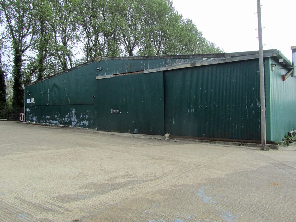 Property photo 1 of 9 Hamilton Barn, Halland