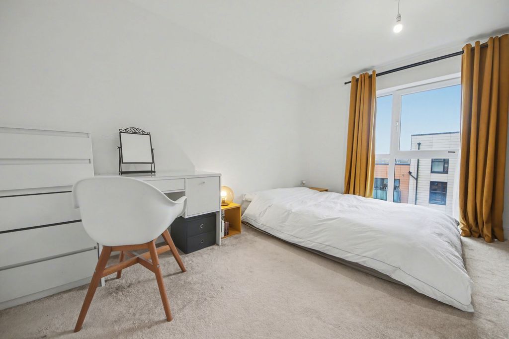 Additional image 3 of 1 bed flat for saleThomas Blake Avenue, Southampton SO14