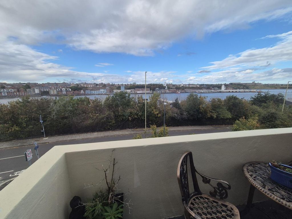 Property photo 2 of 7 Balcony