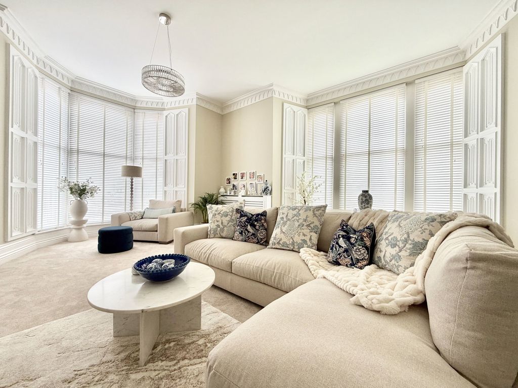 Property photo 3 of 38