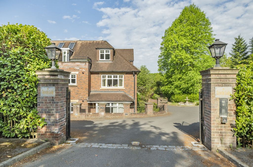 Property photo 2 of 15 4-681486Fc3518A-1...