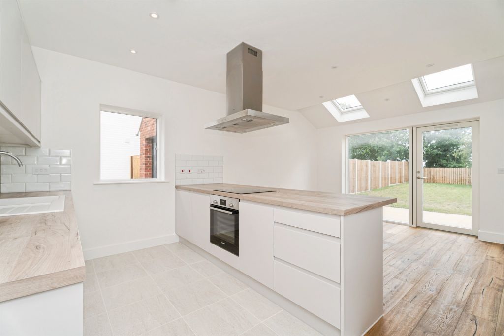 Property photo 2 of 36