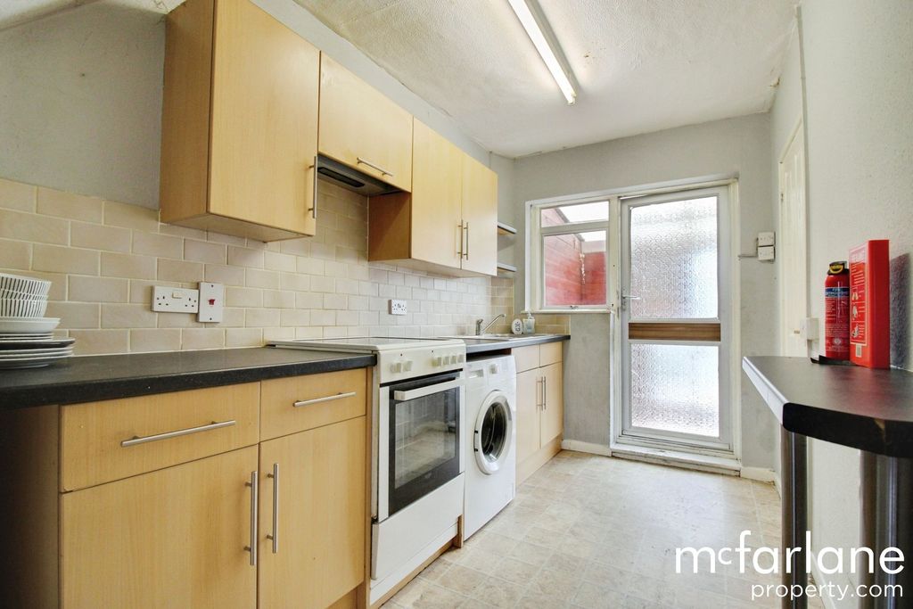 Property photo 2 of 16