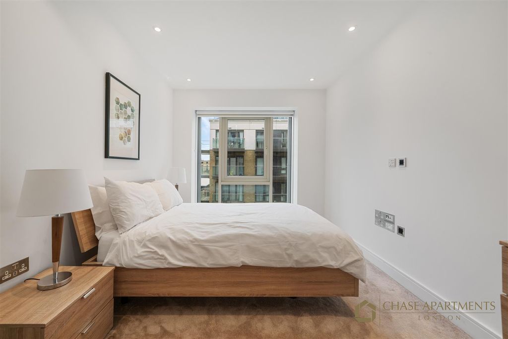 Property photo 3 of 12 Faulkner House W6 9Ae-3.Jpg