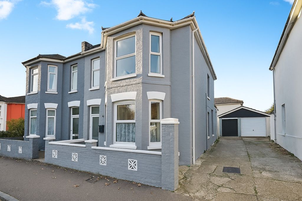 Property photo 1 of 12