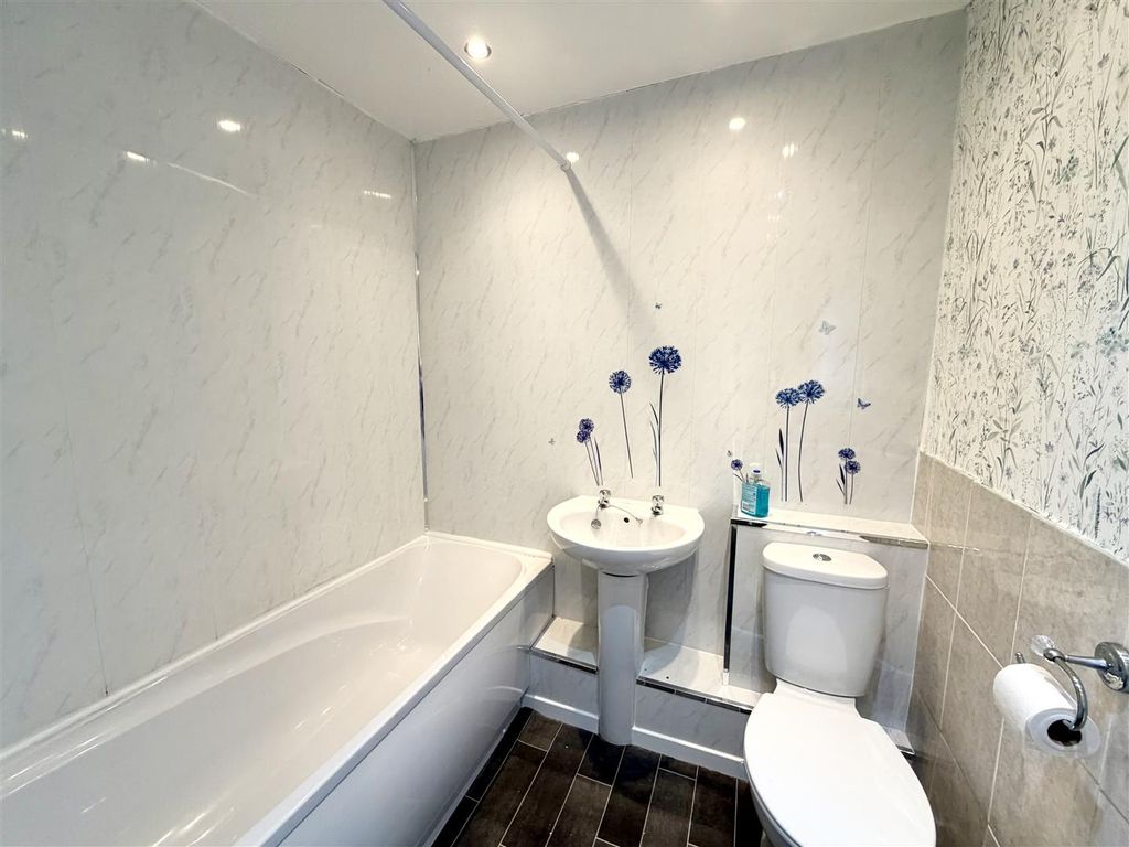 Property photo 3 of 5 Bathroom