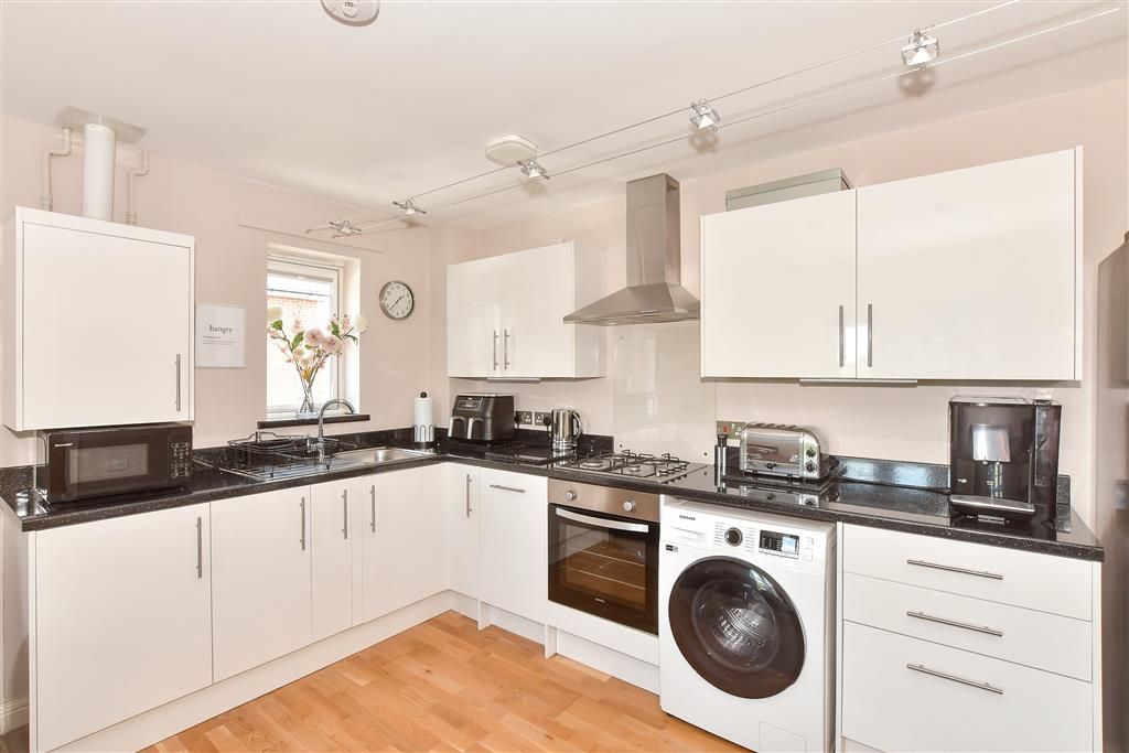 Property photo 3 of 9 Kitchen/ Lounge/ Diner