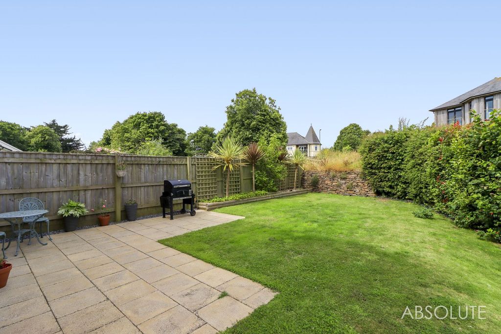 Property photo 3 of 33