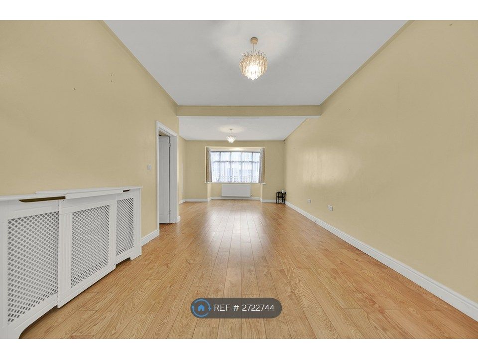 Property photo 2 of 31