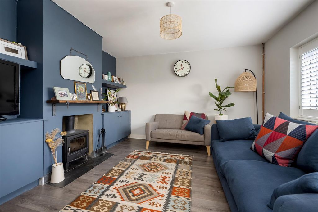 Property photo 2 of 17 Saddleton Road, Whitstable