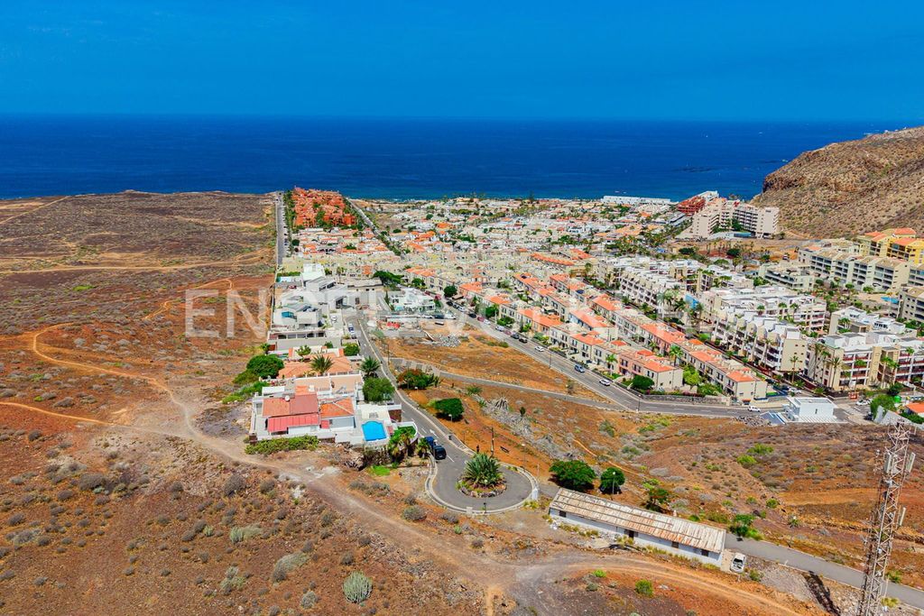 Property photo 1 of 15 Exclusive Plot With A Building Permit For A Luxury Villa In A Privileged Setting