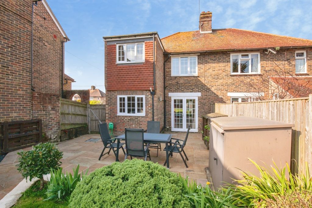 Property photo 2 of 19