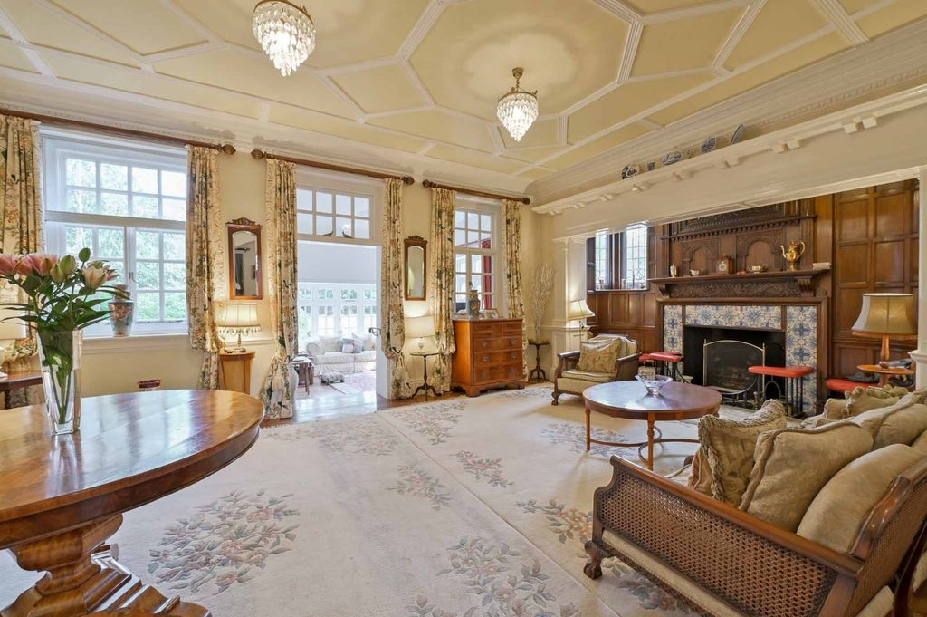 Property photo 2 of 25 Sitting Room