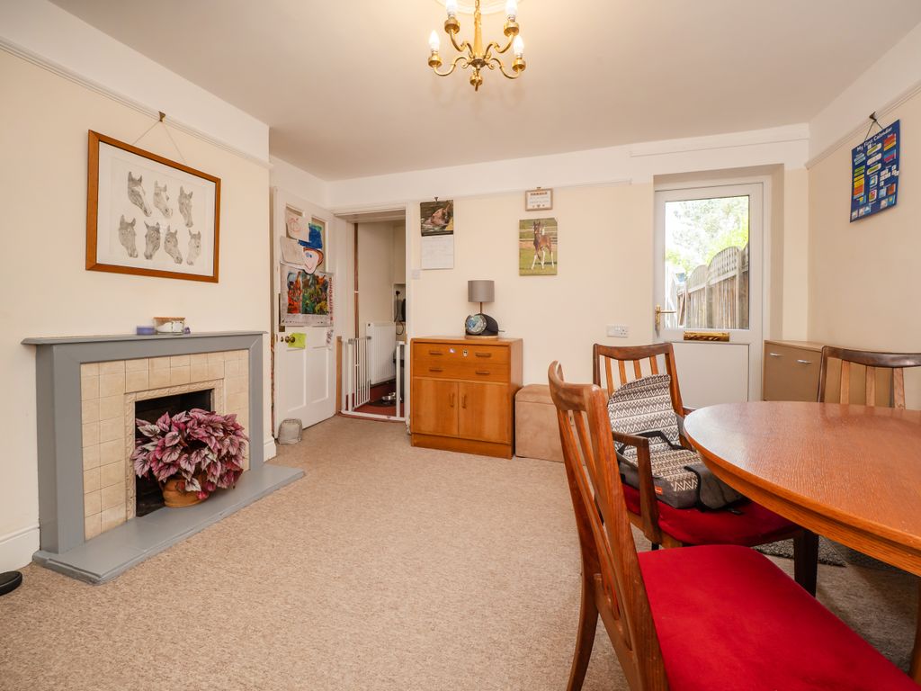 Property photo 3 of 18 13Queensrd-50