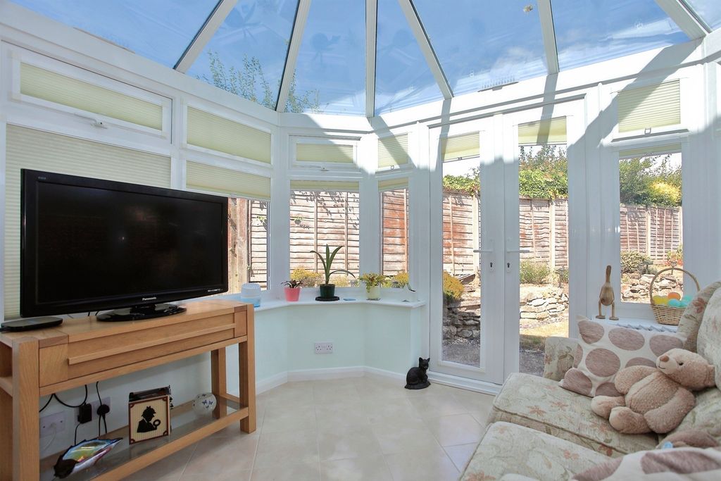 Property photo 2 of 24 Conservatory