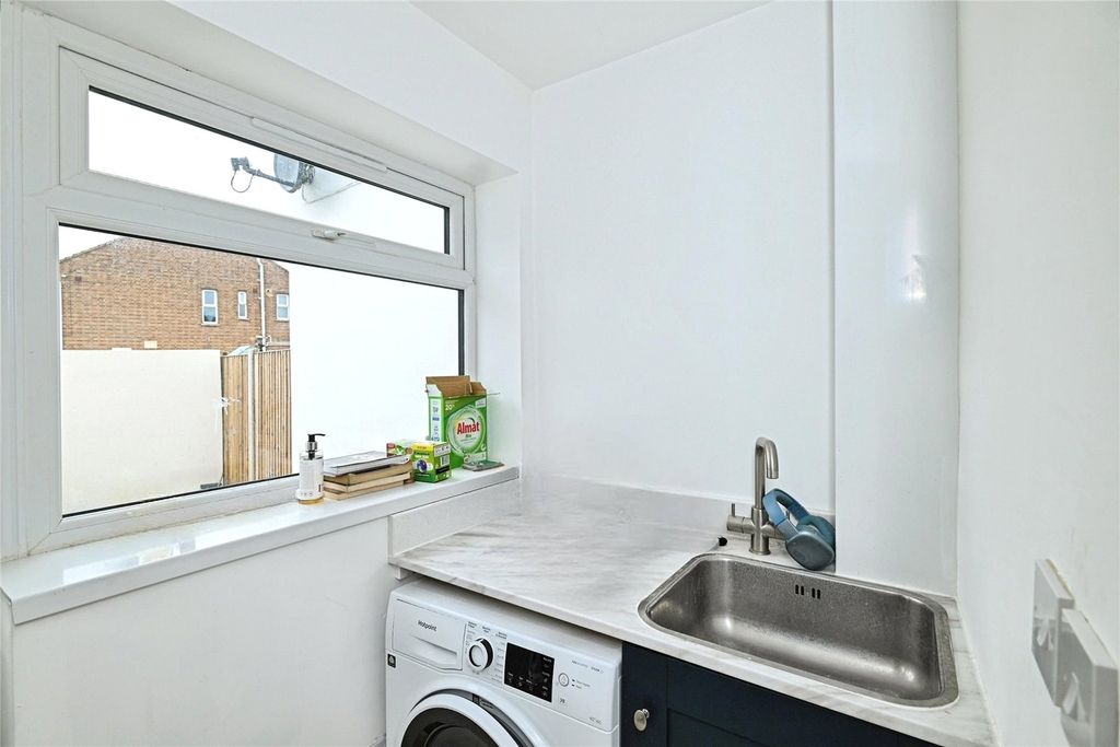 Property photo 3 of 11 Picture No. 19