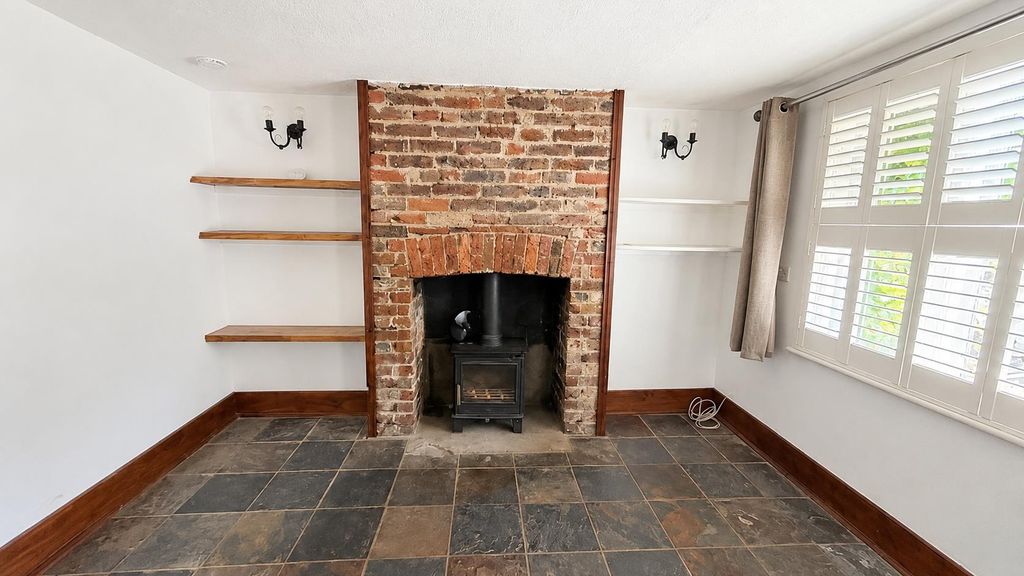 Property photo 2 of 21