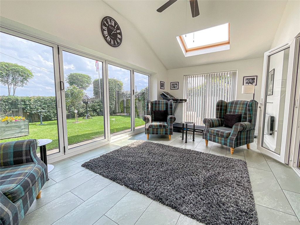 Property photo 3 of 33 Picture No. 01