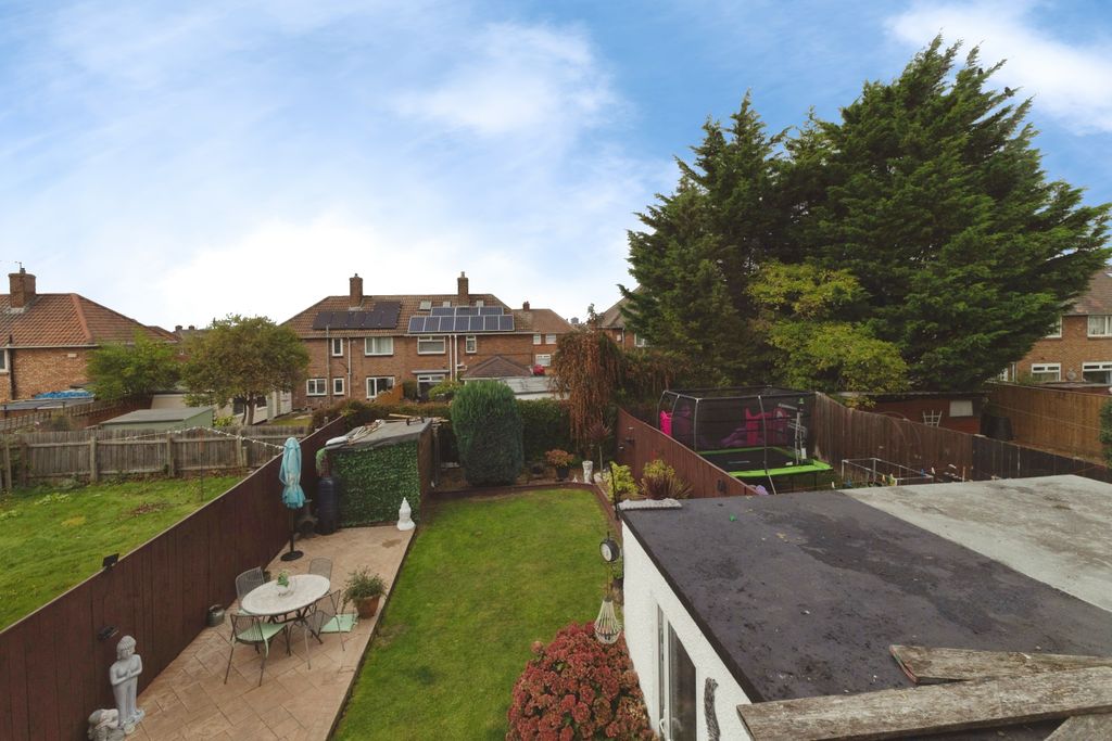 Property photo 2 of 18 Is4A4924
