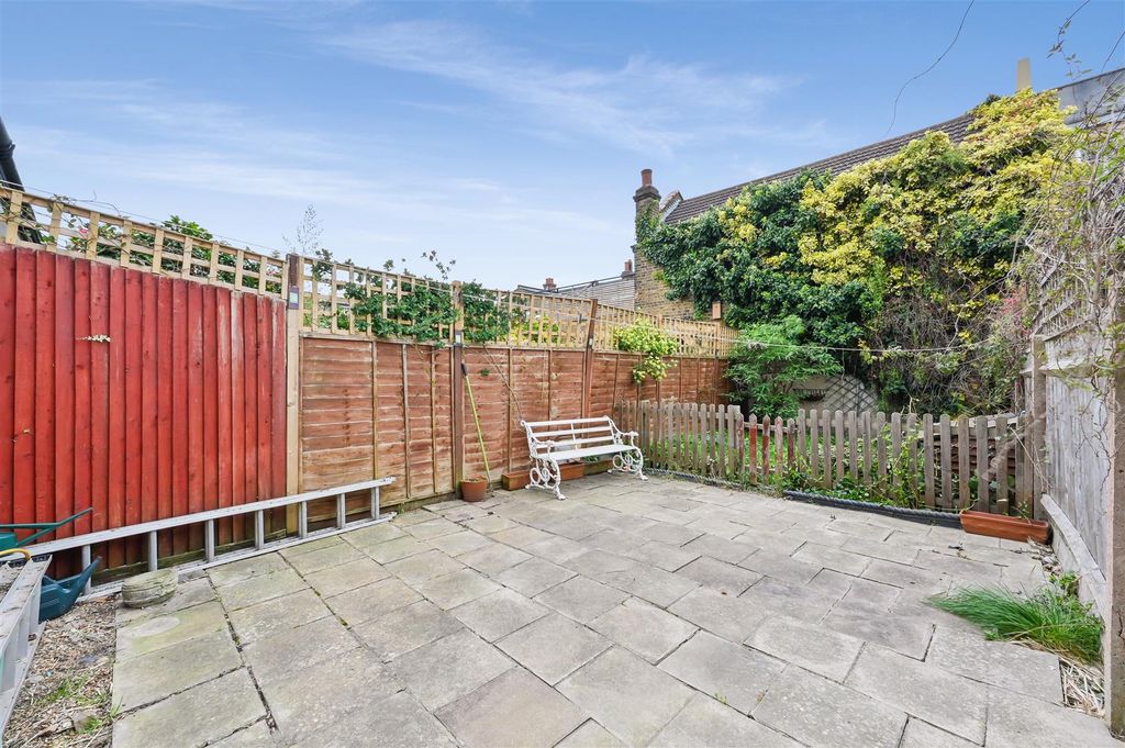 Property photo 3 of 12