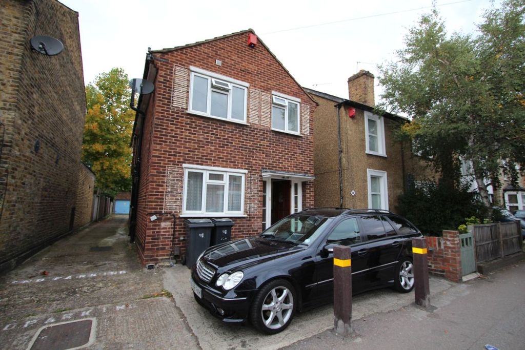 Property photo 2 of 11